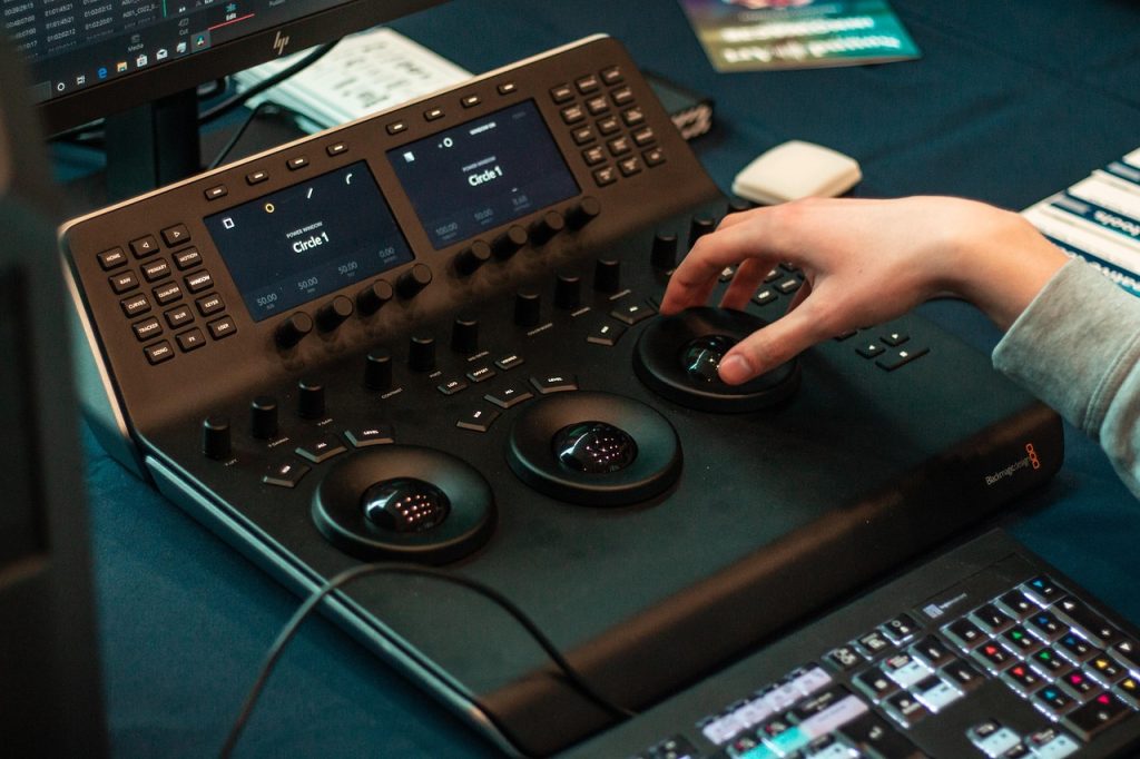 hand on hardware